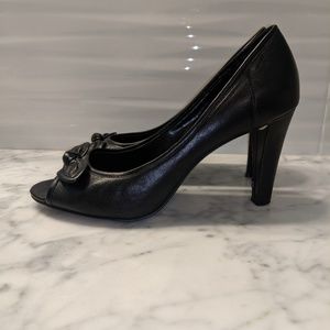 Anne Klein peep toe heel